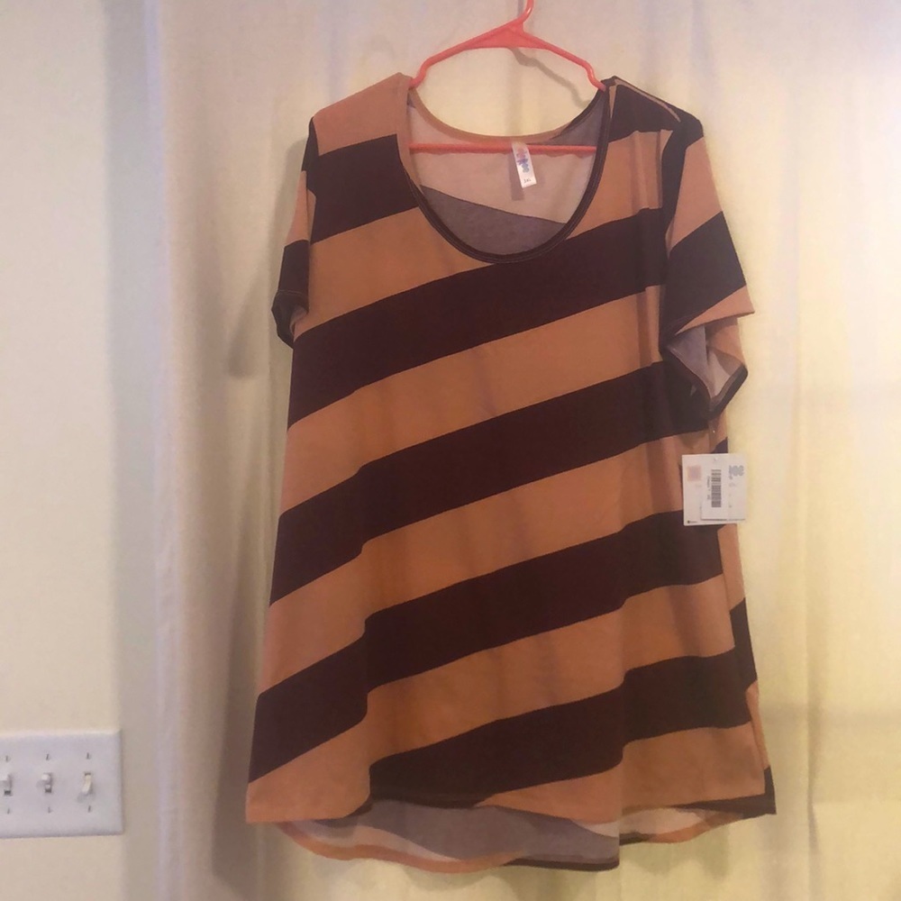 NWT Lularoe Classic Tee, 3XL